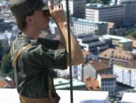 Opazovalec na grajskem stolpu na Ljubljanskem gradu (02.07.1991)